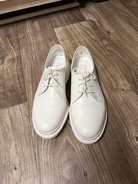 Dr. Martens Women's Cream Lace-Up Platform Oxfords